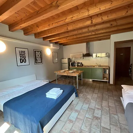 Cozy Flat + Parking Close To Center/airport Apartment *